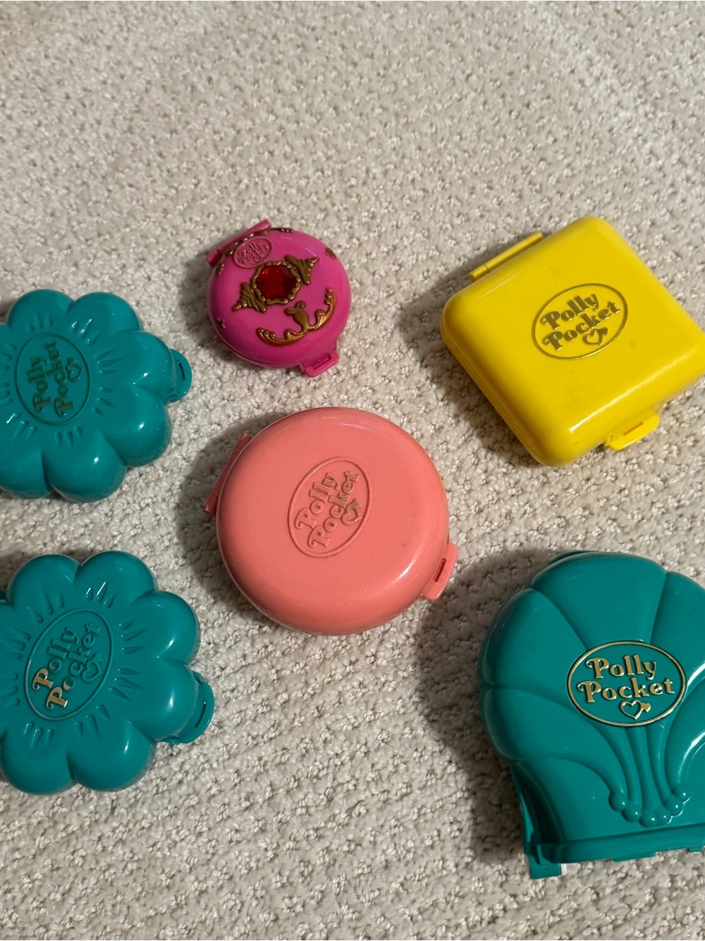 Lot of six Vintage Collectible Polly Pocket